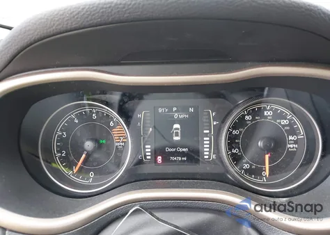 2017 Jeep Cherokee Latitude 4X4 из США, поврежденный, VIN 1C4PJMCB1HD215858